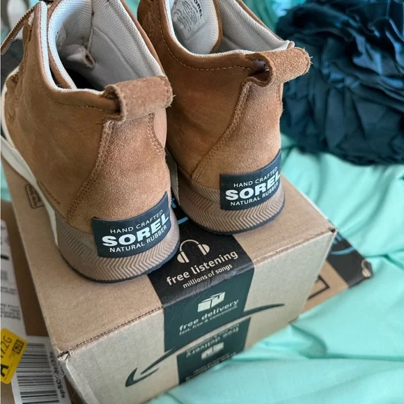Sorel Tan and Black Casual Boots - Picture 3 of 5